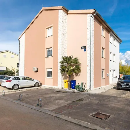 With Parking Space - Krk - 22447 Apartmán Vantacici